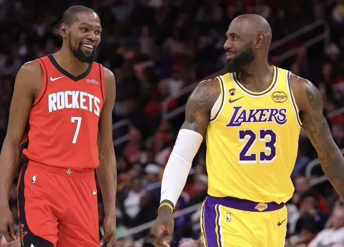 记者视角直击｜湖人与火箭的赛季反差，藏着团队篮球最真实的模样湖人整个赛季都在诠释