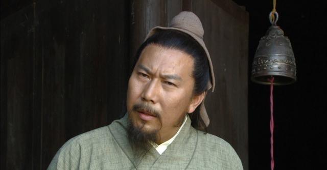 1390年，朱元璋下令将李善长一家三族70余人满门抄斩，李善长翻出当年朱元璋御赐