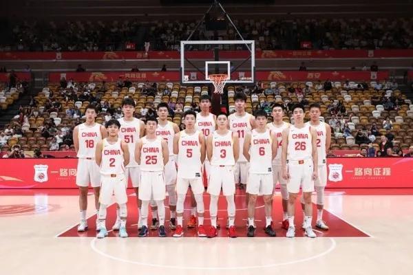 胡明轩三分绝杀，中国男篮击败西甲球队尤文图特
​在西安进行的中国男篮和西甲球队尤