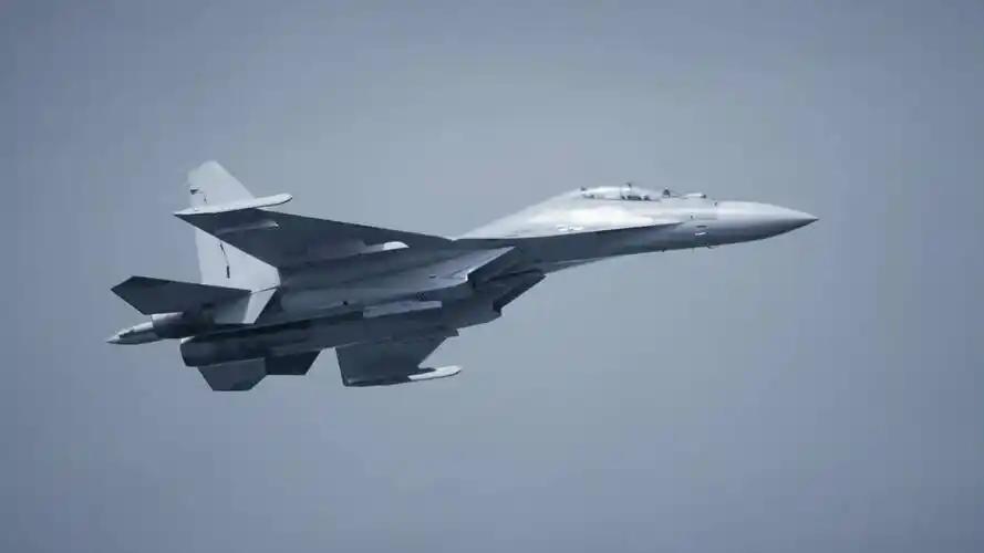埃及飞行员啥阵仗没见过？美法空军都打过交道，可一碰上歼-16，还是被震住了。非隐