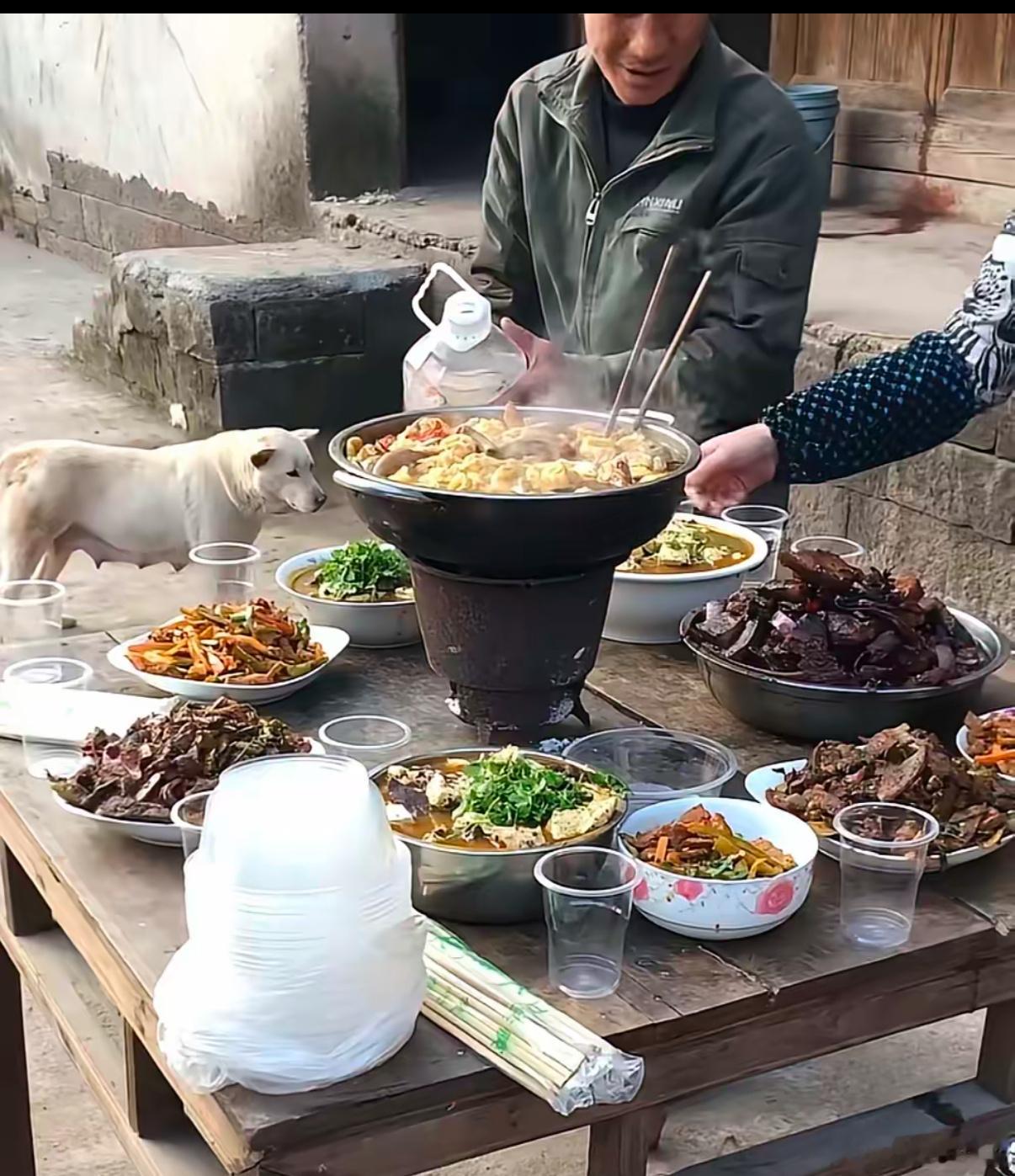 这样的家庭条件喊你来吃饭，你会去吗？ 