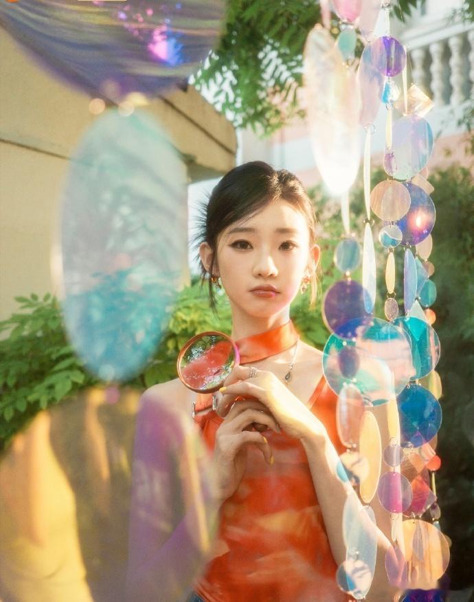 张艺凡叫戚薇小戚戚哥哥张艺凡叫“小戚戚哥哥”的样子，就像一只撒娇的小猫，声音甜得