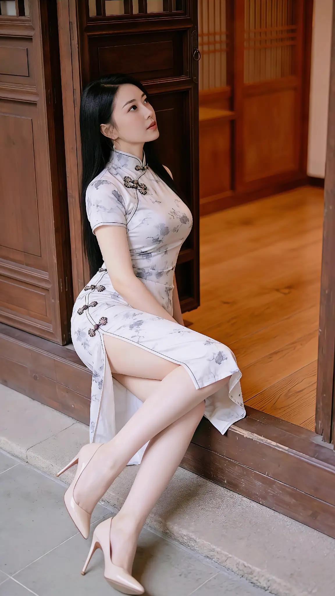 穿旗袍拍照有多美你的优雅堪称人间绝色！那身水墨晕染的旗袍仿佛从古典画卷中翩然走出