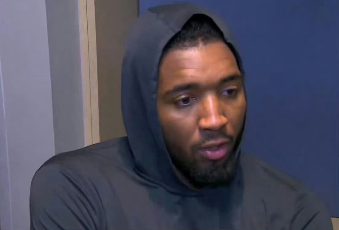 米切尔：上一场比赛的上半场，我们其实还在摸索，不知道彼此的进攻节奏，一直在找配合