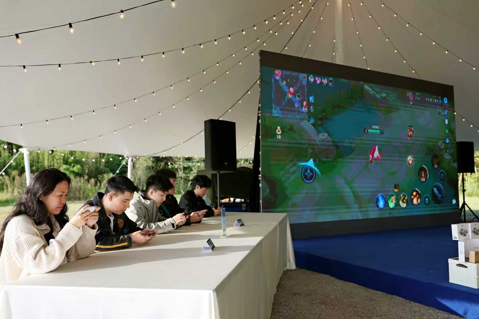 战友碰头，这一次鸟巢见！从线上峡谷到线下试驾场，十年的开黑搭子终于面对面现场组排