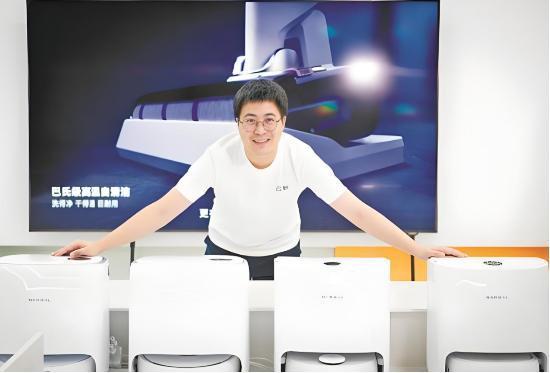 IPO前夕！云鲸再遭一击？
据新浪《BUG》栏目最新报道，一家曾被视为扫地机器人