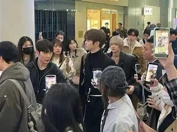 朴元彬168 是显化了吗？在180+ 的郑成灿和将太郎中间好像素人… 