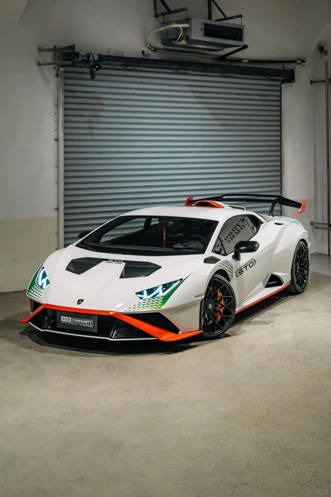 兰博基尼 Huracan STO 白/黑橙，不知道谁的大玩具绝美车片