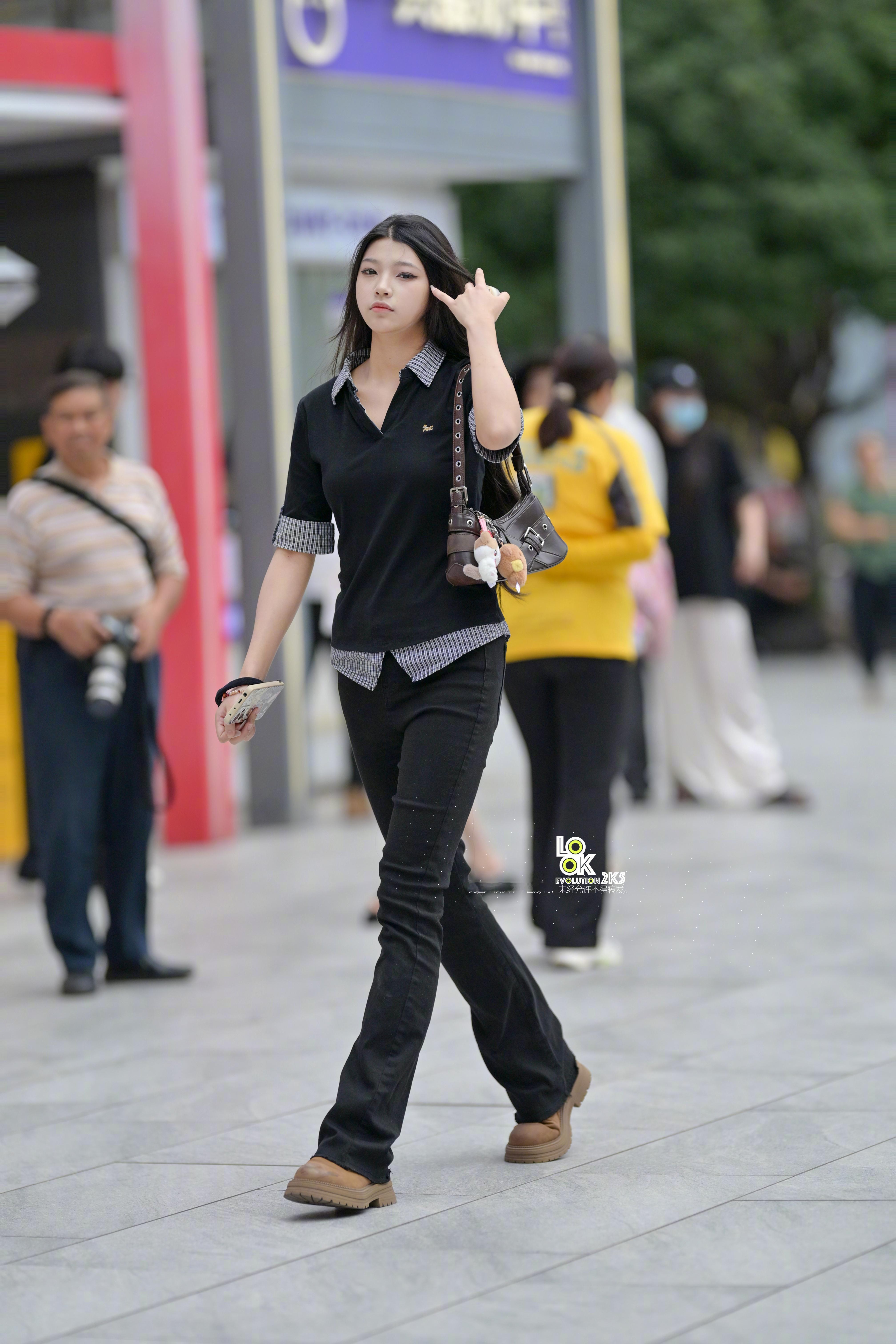 小姐姐有点帅气 