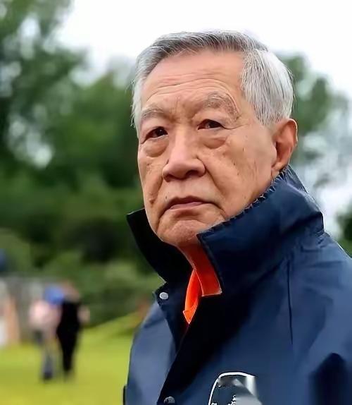 王铎：李昌钰“神探”外壳碎了
他为什么要伪造证据？不清楚。
他确实把自己说得很神