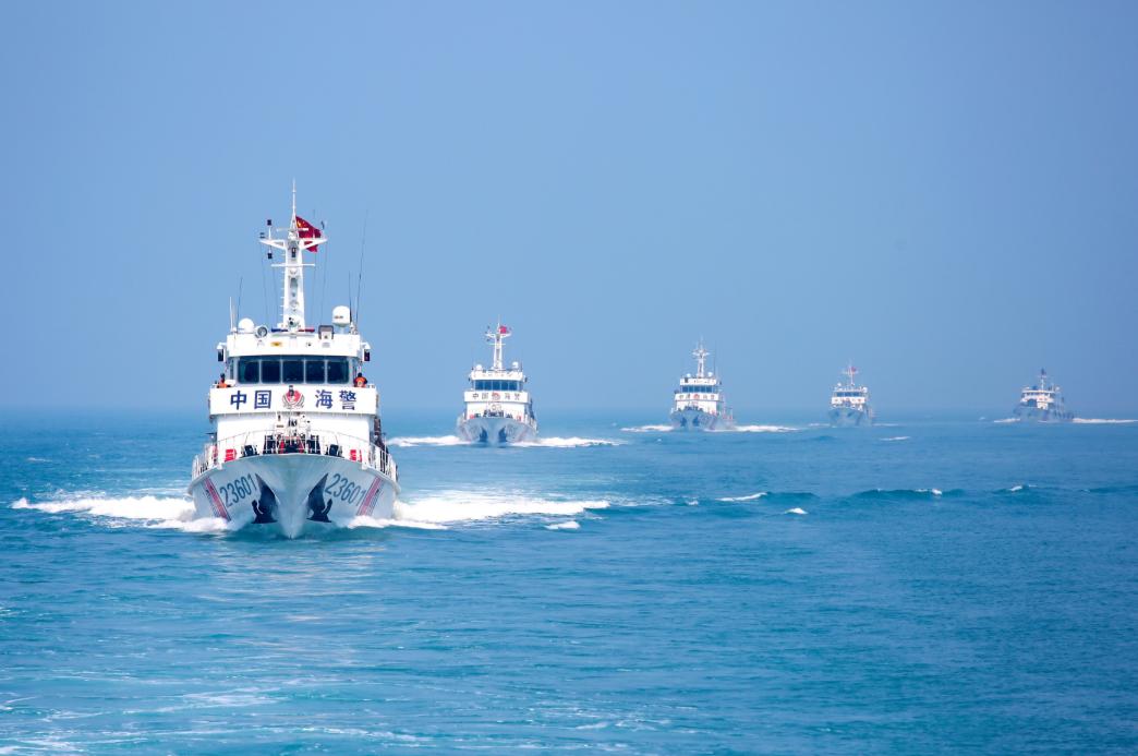 海上沟通递话筒，菲船员故意撞出凹痕，凭什么找我方赔钱？
最近南海发生的事，真的让