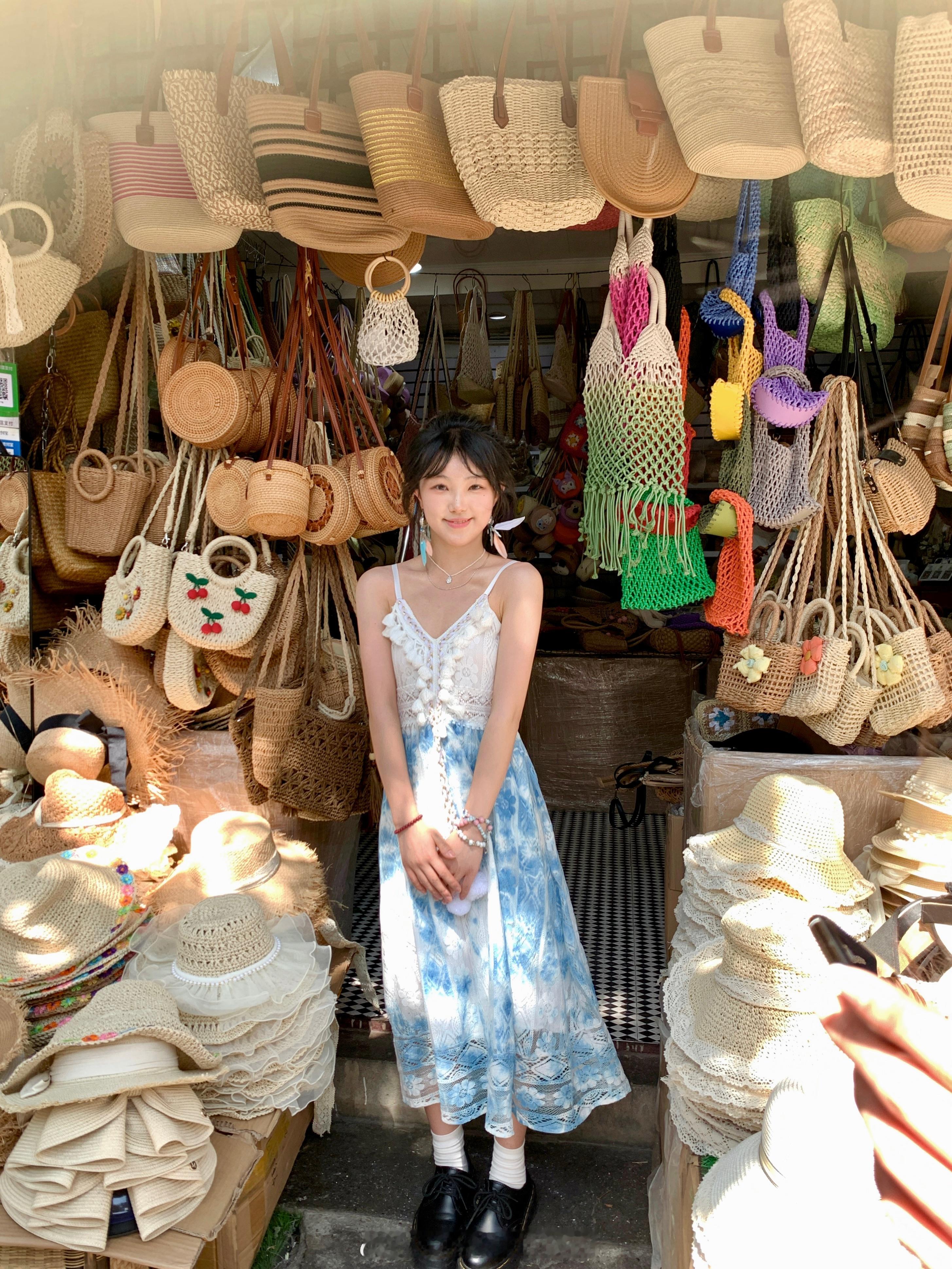 穿上自己扎染的裙子 美美逛大理古城啦👒✨ ​​​