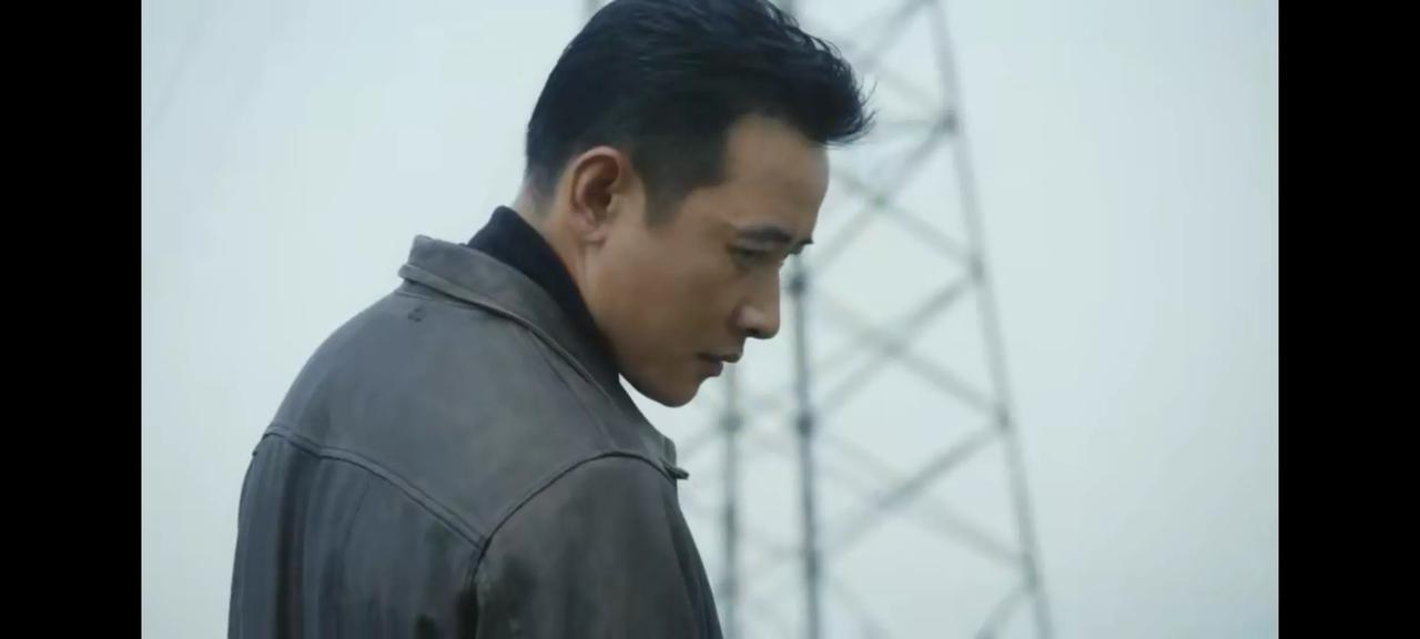 《乌云之上》：钟伟拍好的表白视频为何没发给韩青？是来不及还是另有隐情？
钟伟最后