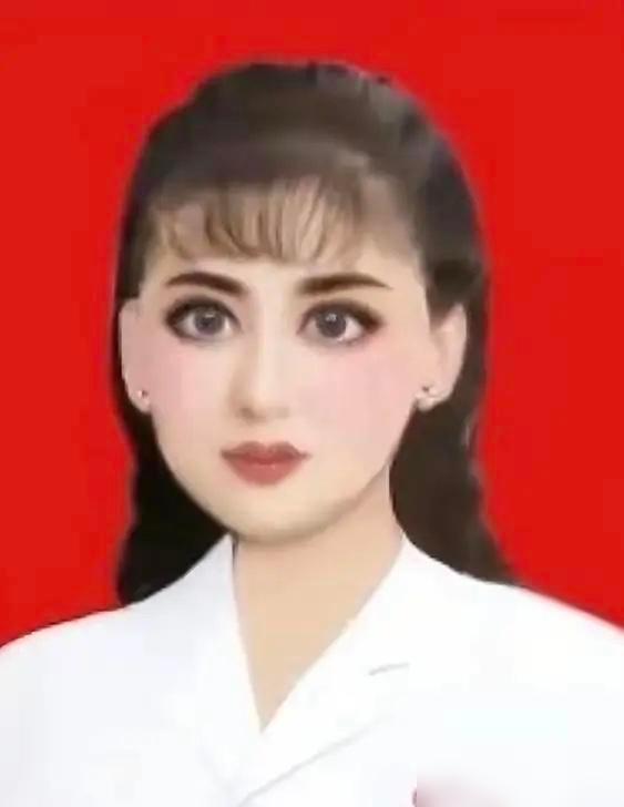 山西这位郎小娥主任，凭一张“十级美颜”证件照，治好了全网的精神内耗。

前两年我