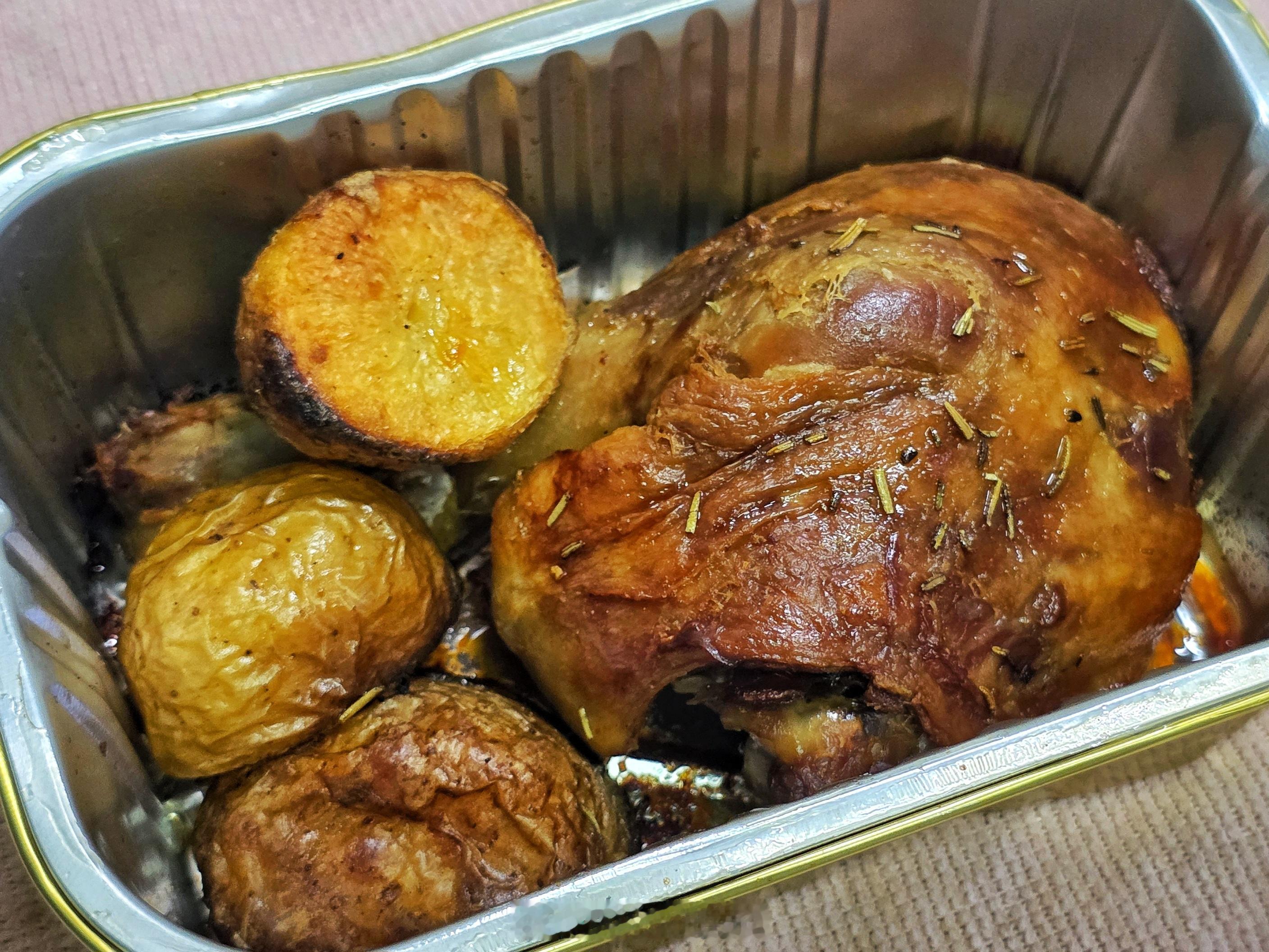 鸭腿这种东西，自己烤不就行了🤤鸭腿