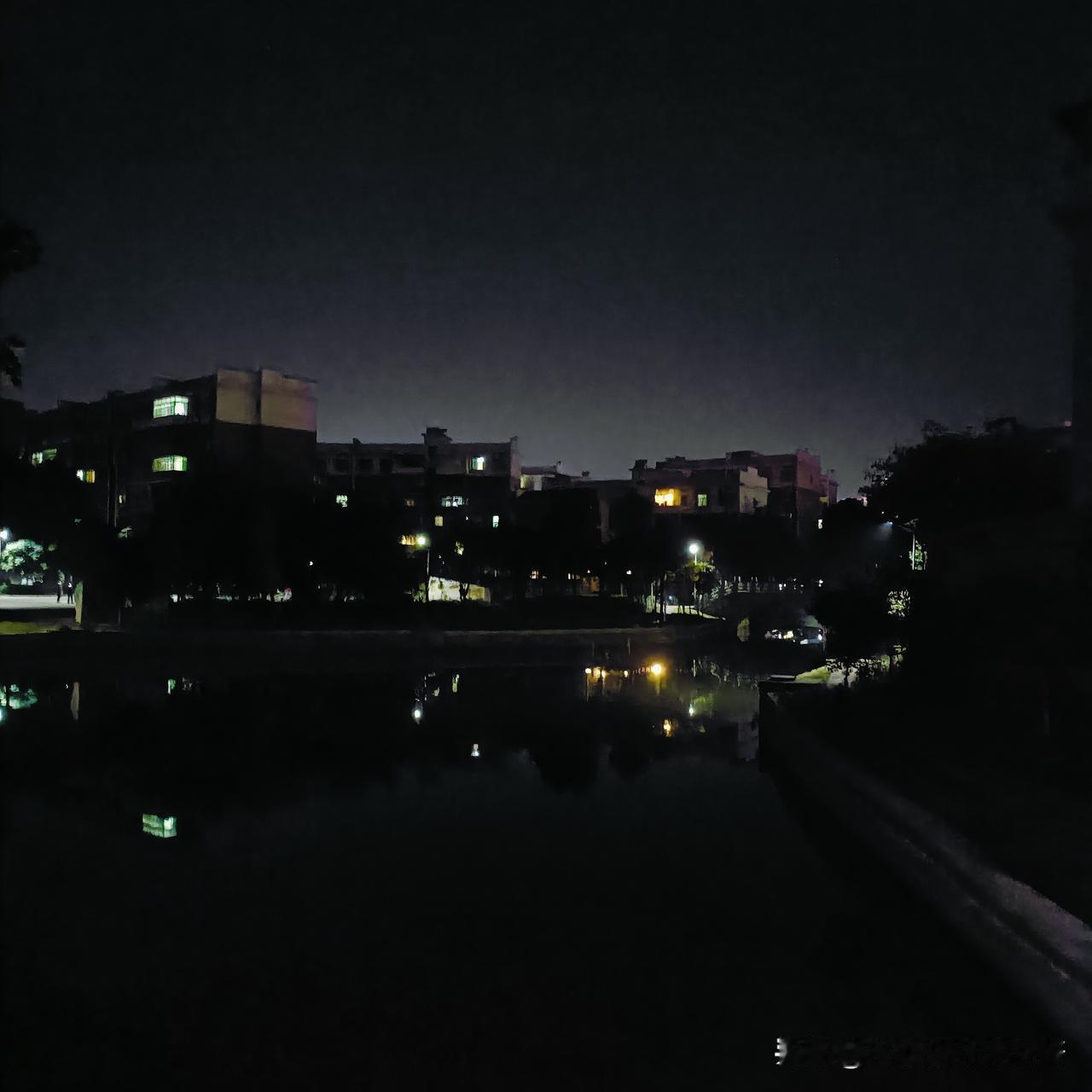 现在我是想明白了，再也不过多的管教孩子了，管的太多把自己气的半死，他倒无所谓，所