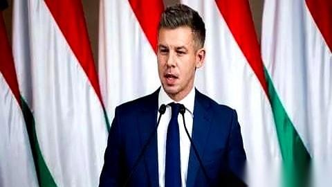 匈牙利新上来的那个彼得·马扎尔，欧盟一度以为捡到宝了，觉得终于来了个“自己人”。