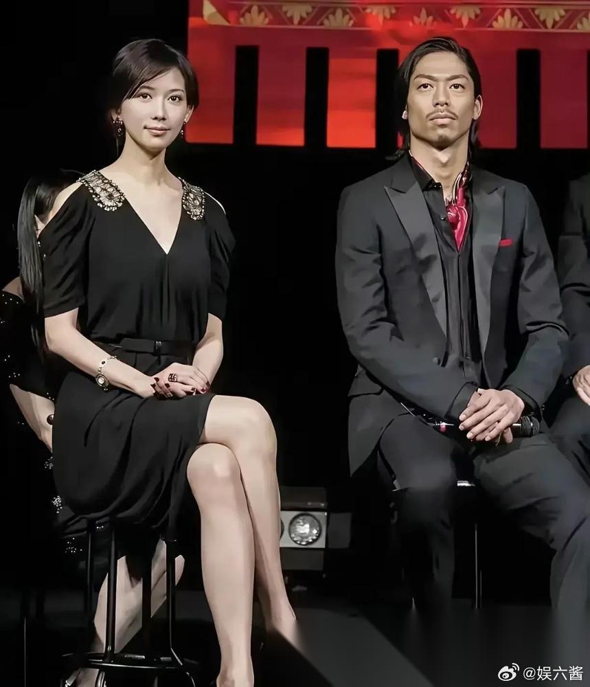 林志玲结婚7年，没人唱衰了。 翻了她和黑泽良平这几年的私下路透，全是软细节。 当
