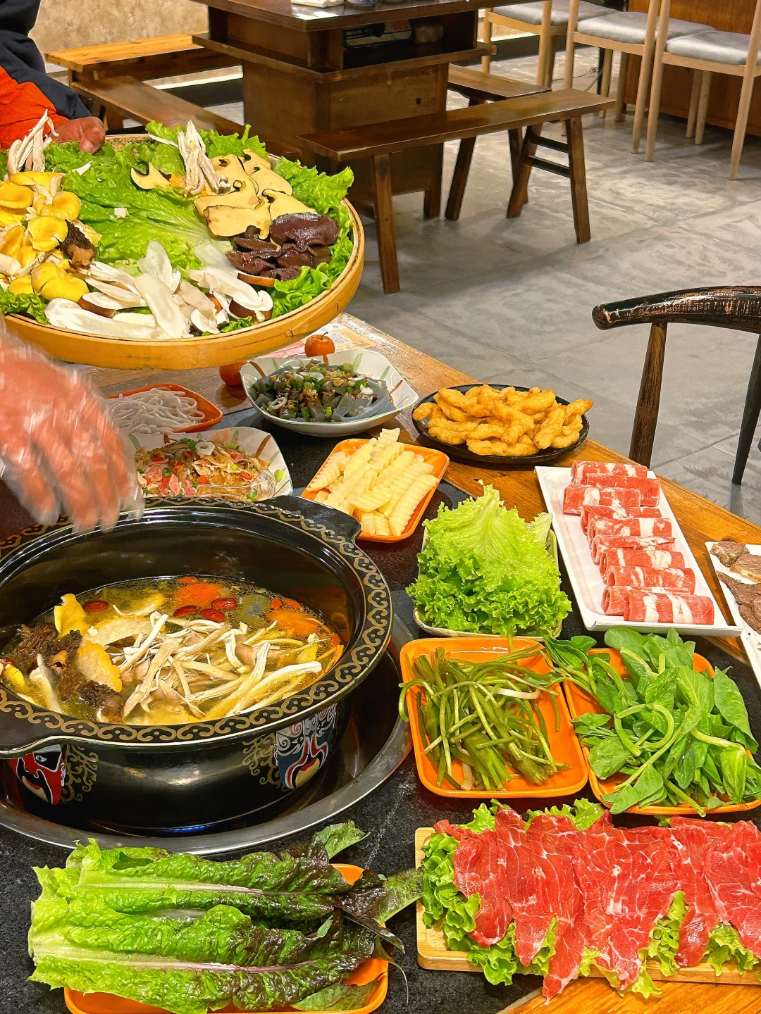在丽江！还是这种菌菇火锅老店信得过…