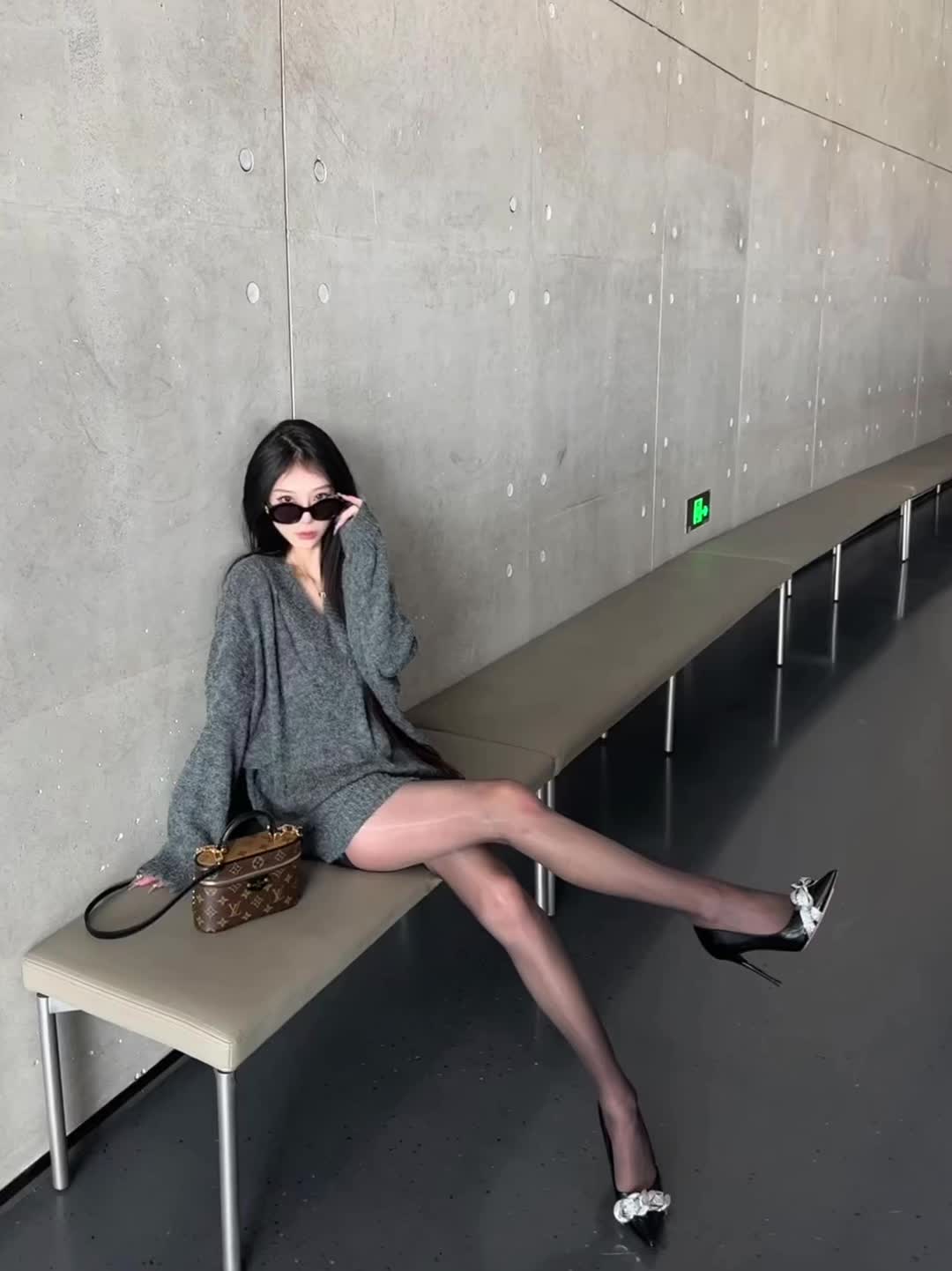 先别说看不上我 我穿上高跟鞋根本看不见你