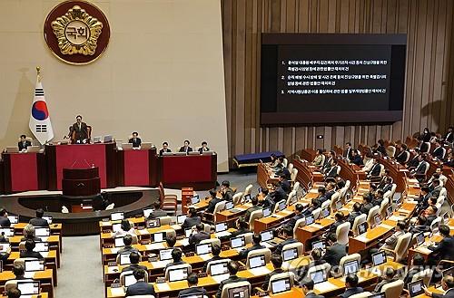 韩国总统尹锡悦想方设法保护自己的老婆，避免被追究刑事责任并牵连到自己。韩国国会1