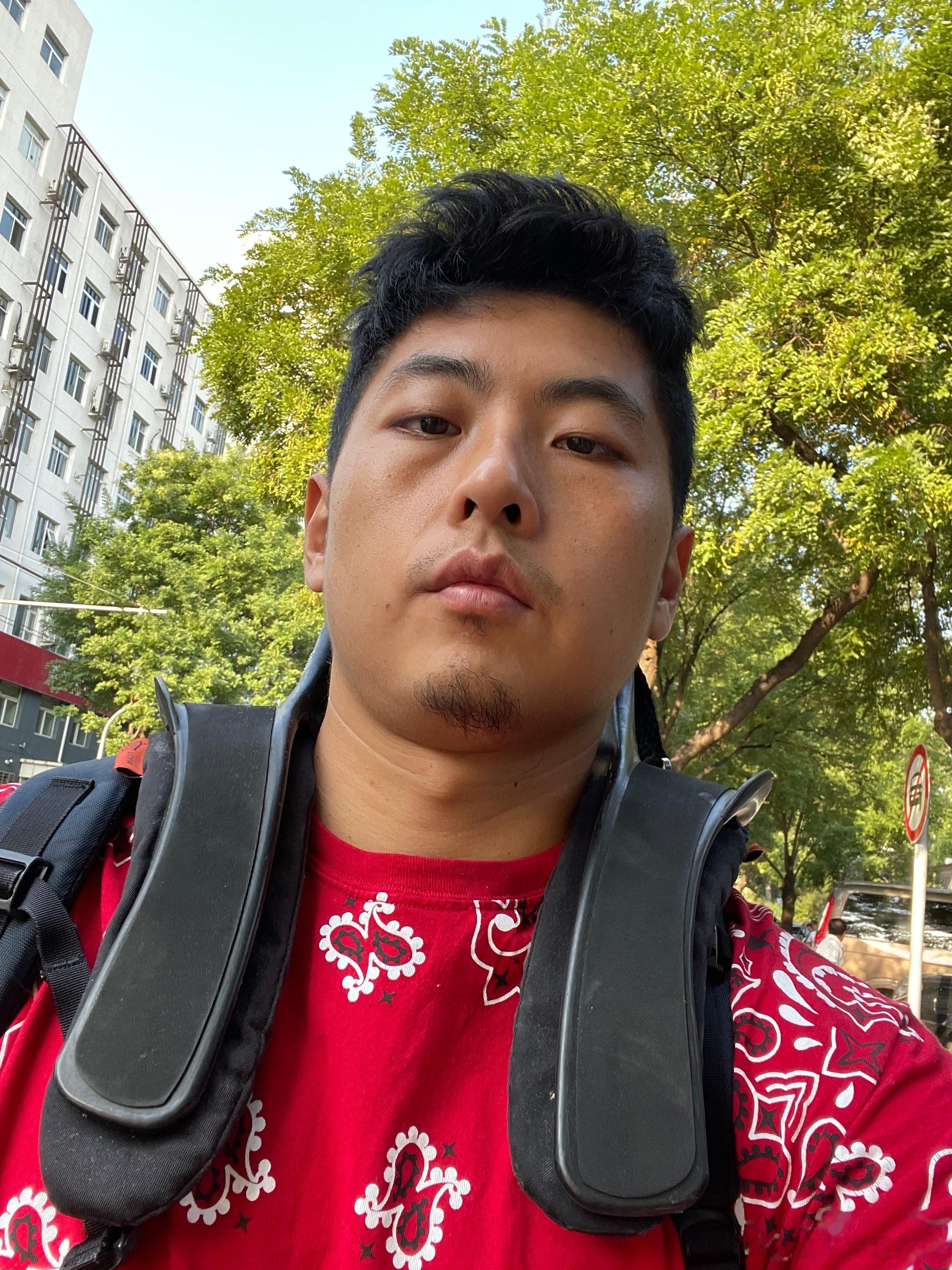 我穿的这么像赛车手，去欧洲不会被当成黑工吧～ ​​​