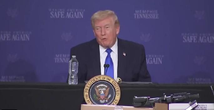 美国国防（战争）部长赫格赛斯这是要当背锅侠了吧？
特朗普在记者会上公开宣称“第一