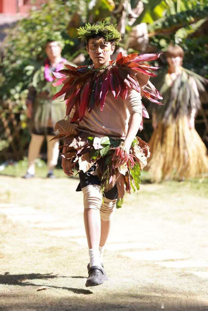 邓超竟然还有害羞的时候邓超MVP结算画面 超哥泥潭对决凭灵活应变赢下比赛，转头害