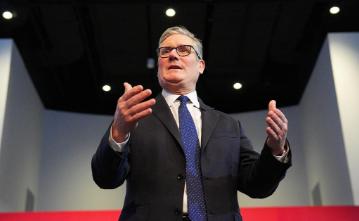 这次访华对于斯塔默来说是极度“憋屈”的，因为从始至终自己就遭受了国内保守党派不少