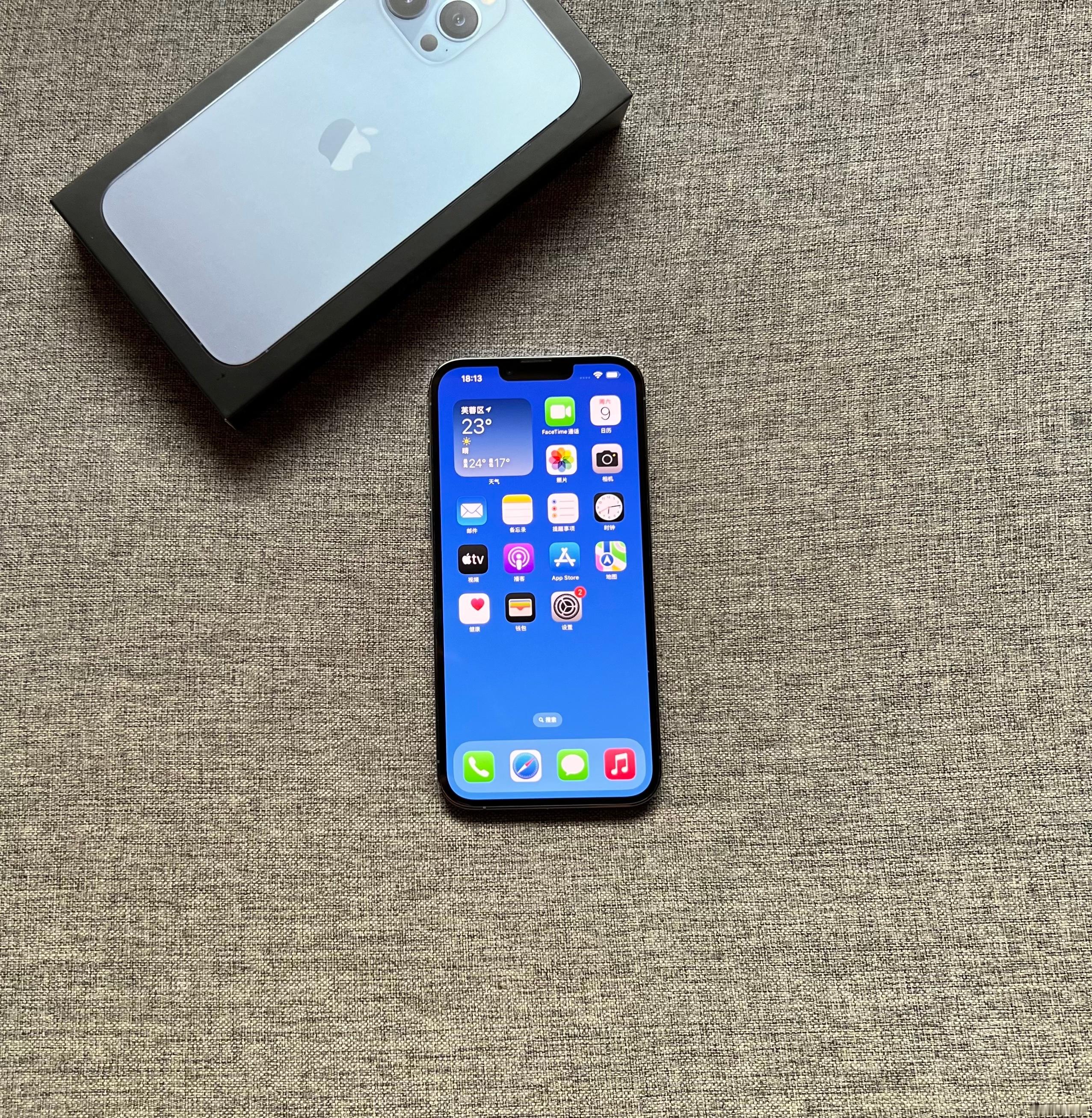 国行iPhone13 Pro Max 256G 远峰蓝，屏幕细小划痕，外壳小划痕
