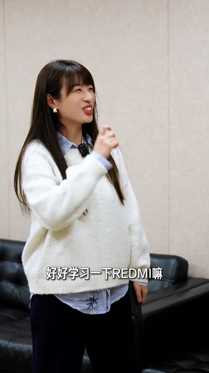 老魏这衣服是不是买大了？ ​​​