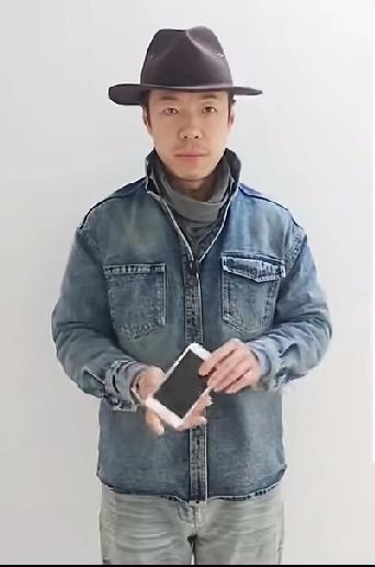 奚美娟儿子奚男，最该感谢的人竟是周野芒！
 
    背负31年"抛妻弃子"骂名