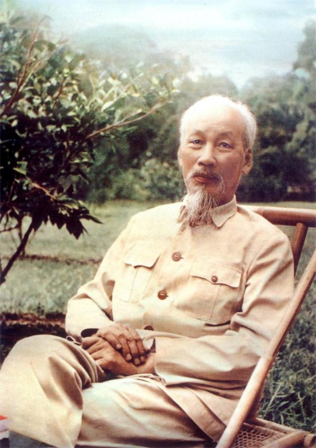 1969年，越南主席胡志明与世长辞消息传到中央，周总理亲自指示驻越大使千万不要前