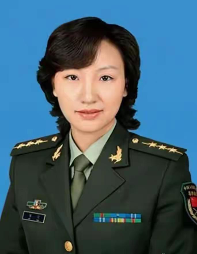 刘滨最让人服气的，是她从不拿身份当底气。18岁放弃安稳求学路，参军上高原，吐到发