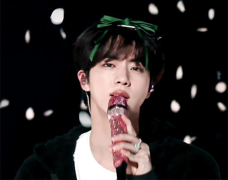 全世界是金硕珍 