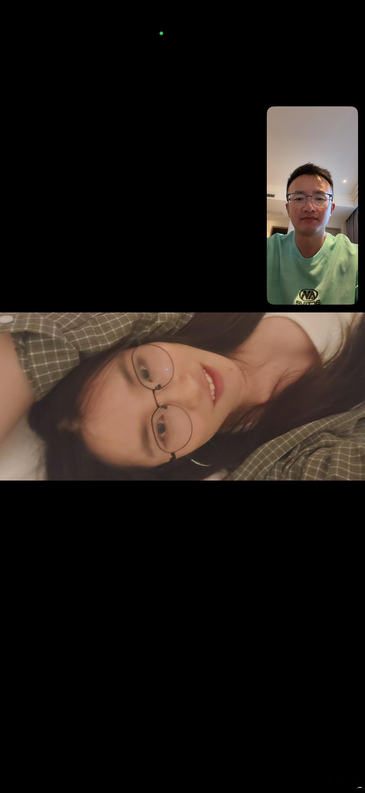 某人给我打了个视频，好一顿夸魏牌V9X。我面无表情，不想打扰她的兴致。我心想，V