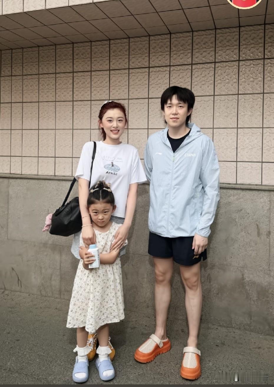 怪不得孙逊这两天下班就骑电动车出去了，原来媳妇儿和闺女来北京了，下班了就去陪朵妈
