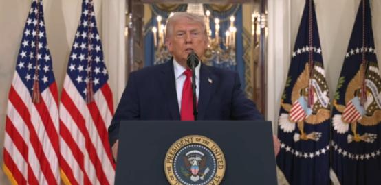 超级大国彻底摆烂？以前那个把全球秩序撑起来的美国，现在居然自己动手，把搭的台子给