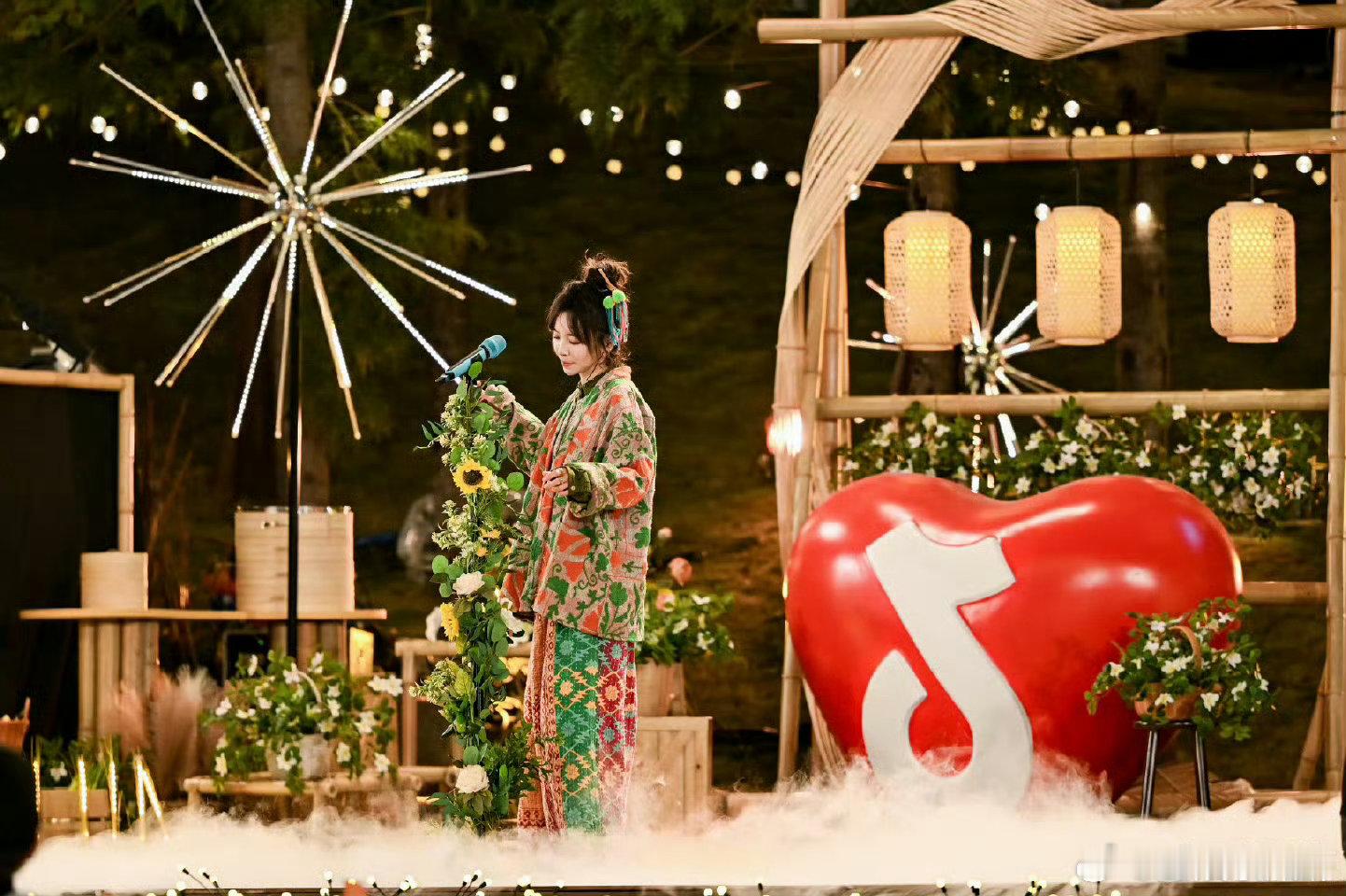 黄雅莉官宣加盟声生不息华流季声生不息黄雅莉的加盟太惊喜了！《蝴蝶泉边》是刻在青春