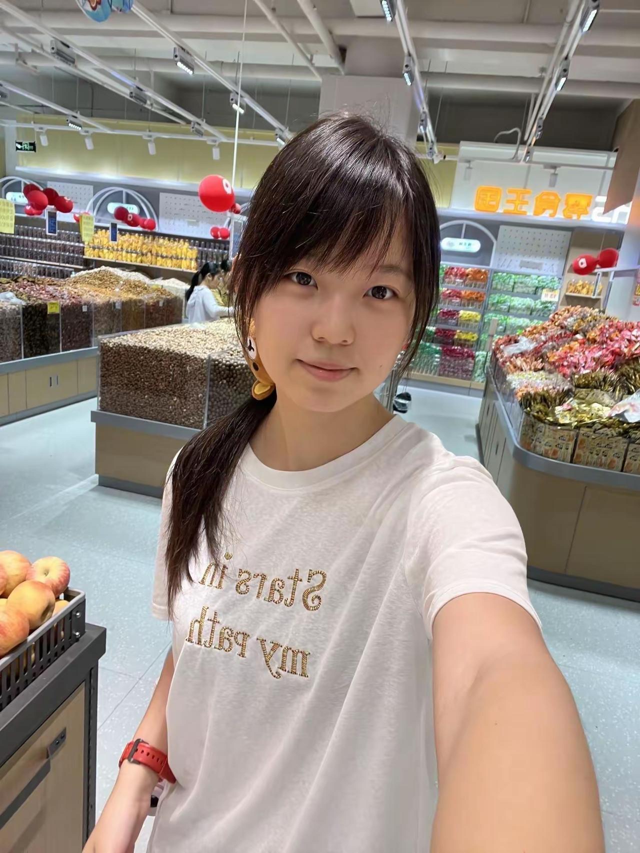 逛超市日常🛒 | 新鲜水果和零食等你来挑选！🍎🍭