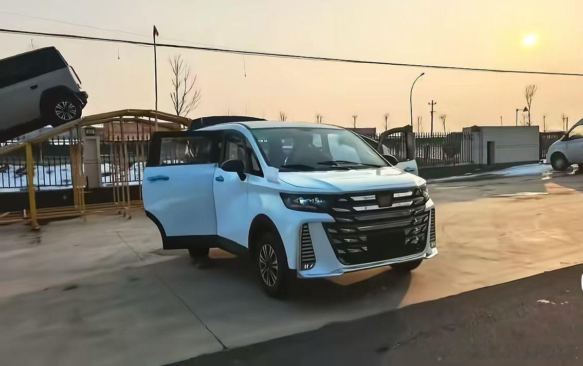 提俩新车回家过年，全款！有排面！过年吃饭可以比老丈人先动筷！ 