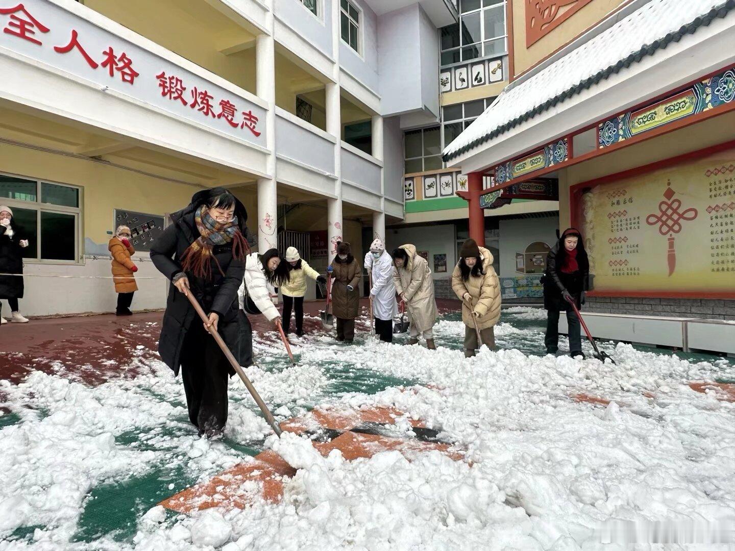 【❄️大寒不寒，爱暖校园——市直一幼最美“雪景”】      ❤️今日大寒，岁末