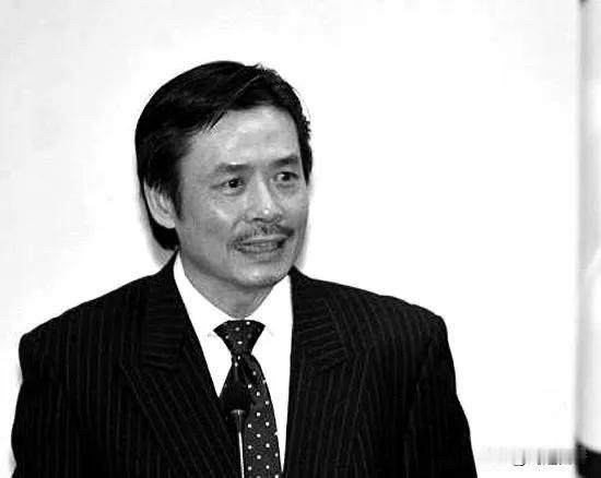 一刀人设崩塌，小刀利用老马搅得国民党和马家人不得安宁，老马的姐姐马以南也感到十分
