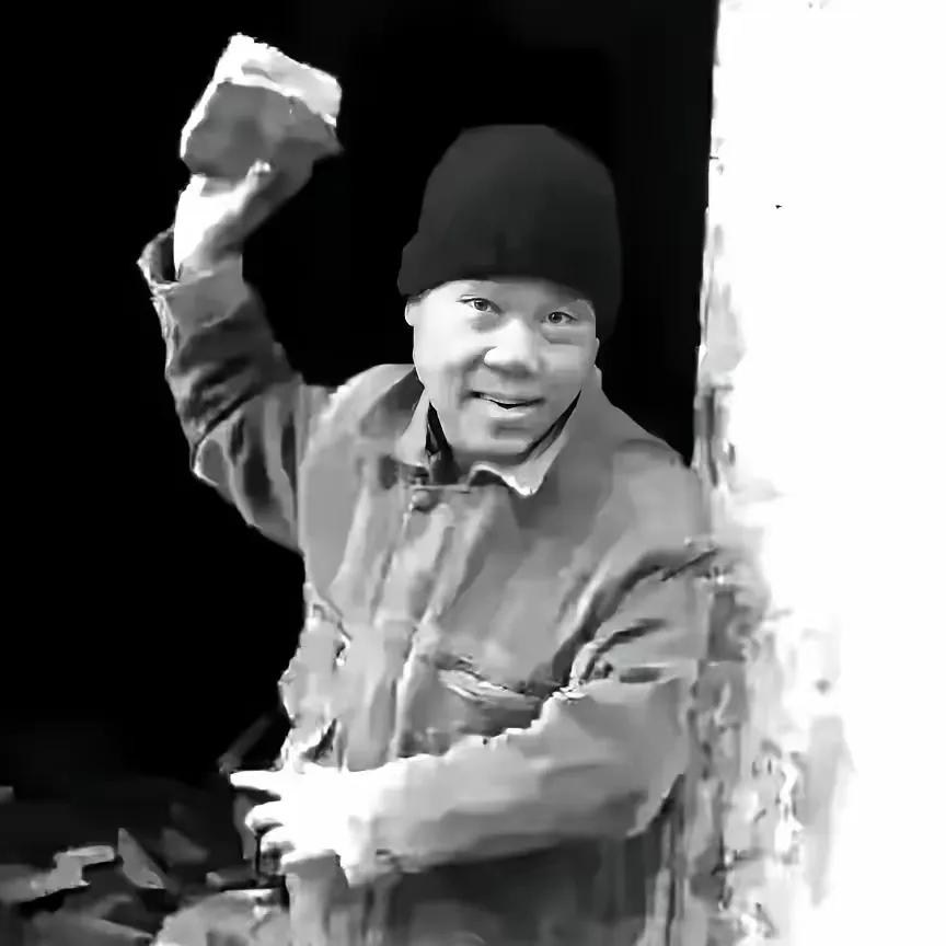 一个不学无术的人，可以随意对一个院士表露出不屑。
        这就是互联网的