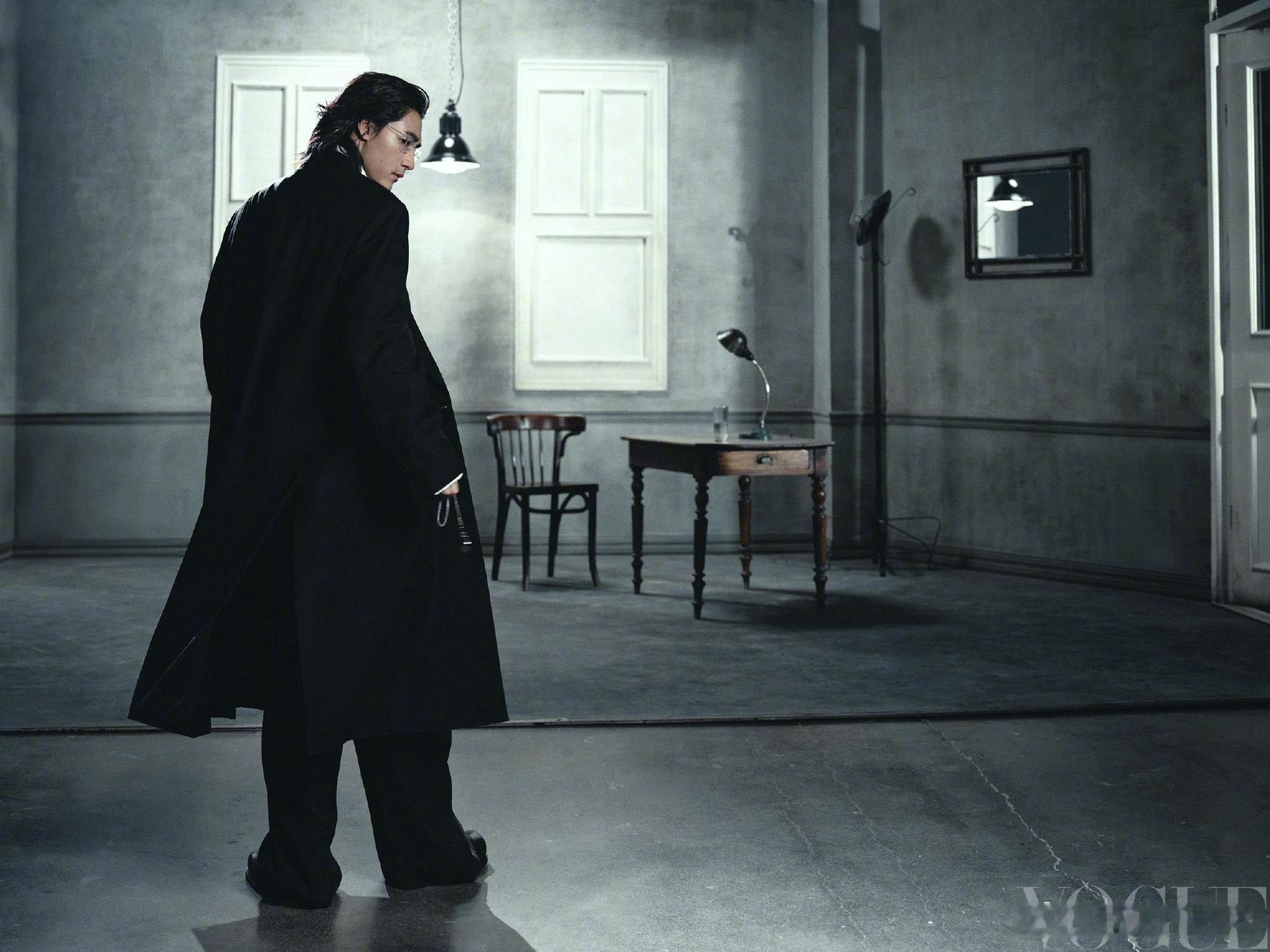 此沙表演江湖VOGUE大片此沙拍摄VOGUE表演江湖大片超有范儿，入行九年用心演