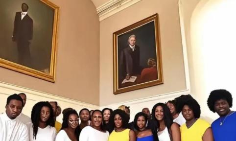 一个国家能傻到什么程度？看看法国就明白了。
你要是现在去巴黎溜达一圈，闭上眼睛听