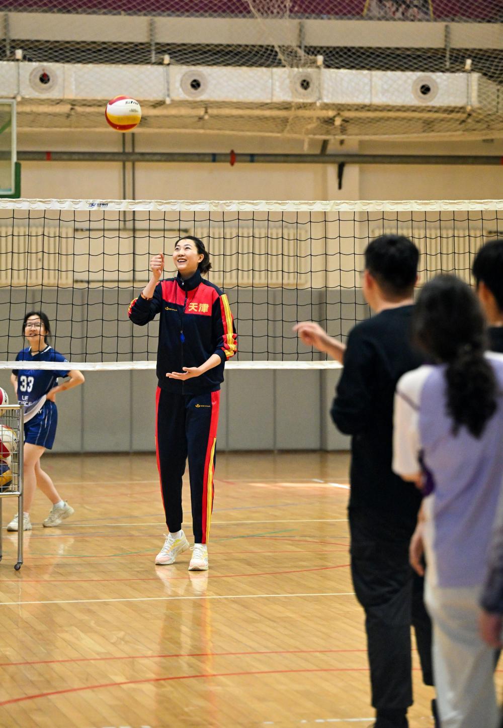 南开大学体育老师正式上岗授课