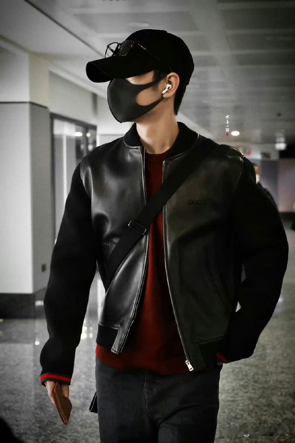 你在路上遇到的肖战是不是也是这样全副武装的肖战的哪一点最吸引你 肖战[超话]