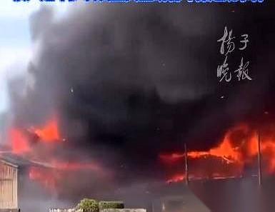 美国华盛顿州，一家日资造纸厂。一个储存着340万升强碱性化学品的巨型储罐，突然不