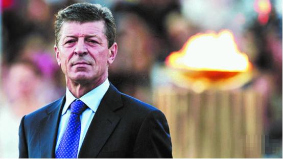 俄乌一战，彻底撕开俄罗斯“东方命、西方心”的骨子底色！地理上偏东、命脉上靠东，心